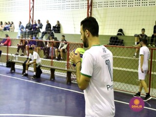 
<a style='margin-left: 5px;' class='btn btn-xs btn-social btn-facebook' href='https://www.facebook.com/sharer/sharer.php?u=https://boladovale.com.br/imgs/800-800-90/conteudo/fotos/1617/img2216.jpg' rel='popup' data-width='500' data-height='400'><i class='fa fa-facebook'></i>Compartilhar <span class='hidden-xs'>no Facebook</span>
</a> 
<a class='btn btn-default btn-xs' target='_blank' href='imgs/800-800-90/conteudo/fotos/1617/img2216.jpg'>
<span class='glyphicon glyphicon-cloud-download'></span> Salvar
</a> 
<span></span>