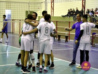 
<a style='margin-left: 5px;' class='btn btn-xs btn-social btn-facebook' href='https://www.facebook.com/sharer/sharer.php?u=https://boladovale.com.br/imgs/800-800-90/conteudo/fotos/1617/img2251.jpg' rel='popup' data-width='500' data-height='400'><i class='fa fa-facebook'></i>Compartilhar <span class='hidden-xs'>no Facebook</span>
</a> 
<a class='btn btn-default btn-xs' target='_blank' href='imgs/800-800-90/conteudo/fotos/1617/img2251.jpg'>
<span class='glyphicon glyphicon-cloud-download'></span> Salvar
</a> 
<span></span>