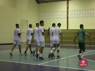 
<a style='margin-left: 5px;' class='btn btn-xs btn-social btn-facebook' href='https://www.facebook.com/sharer/sharer.php?u=https://boladovale.com.br/imgs/800-800-90/conteudo/fotos/1618/img1018.jpg' rel='popup' data-width='500' data-height='400'><i class='fa fa-facebook'></i>Compartilhar <span class='hidden-xs'>no Facebook</span>
</a> 
<a class='btn btn-default btn-xs' target='_blank' href='imgs/800-800-90/conteudo/fotos/1618/img1018.jpg'>
<span class='glyphicon glyphicon-cloud-download'></span> Salvar
</a> 
<span></span>