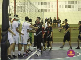 
<a style='margin-left: 5px;' class='btn btn-xs btn-social btn-facebook' href='https://www.facebook.com/sharer/sharer.php?u=https://boladovale.com.br/imgs/800-800-90/conteudo/fotos/1618/img1022.jpg' rel='popup' data-width='500' data-height='400'><i class='fa fa-facebook'></i>Compartilhar <span class='hidden-xs'>no Facebook</span>
</a> 
<a class='btn btn-default btn-xs' target='_blank' href='imgs/800-800-90/conteudo/fotos/1618/img1022.jpg'>
<span class='glyphicon glyphicon-cloud-download'></span> Salvar
</a> 
<span></span>
