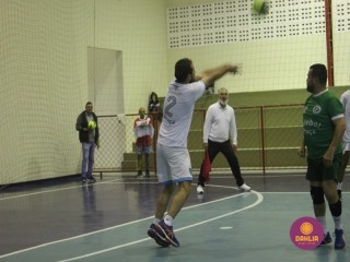 
<a style='margin-left: 5px;' class='btn btn-xs btn-social btn-facebook' href='https://www.facebook.com/sharer/sharer.php?u=https://boladovale.com.br/imgs/800-800-90/conteudo/fotos/1618/img1077.jpg' rel='popup' data-width='500' data-height='400'><i class='fa fa-facebook'></i>Compartilhar <span class='hidden-xs'>no Facebook</span>
</a> 
<a class='btn btn-default btn-xs' target='_blank' href='imgs/800-800-90/conteudo/fotos/1618/img1077.jpg'>
<span class='glyphicon glyphicon-cloud-download'></span> Salvar
</a> 
<span></span>
