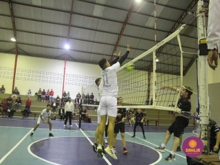 
<a style='margin-left: 5px;' class='btn btn-xs btn-social btn-facebook' href='https://www.facebook.com/sharer/sharer.php?u=https://boladovale.com.br/imgs/800-800-90/conteudo/fotos/1618/img1133.jpg' rel='popup' data-width='500' data-height='400'><i class='fa fa-facebook'></i>Compartilhar <span class='hidden-xs'>no Facebook</span>
</a> 
<a class='btn btn-default btn-xs' target='_blank' href='imgs/800-800-90/conteudo/fotos/1618/img1133.jpg'>
<span class='glyphicon glyphicon-cloud-download'></span> Salvar
</a> 
<span></span>