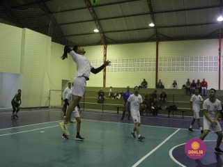 
<a style='margin-left: 5px;' class='btn btn-xs btn-social btn-facebook' href='https://www.facebook.com/sharer/sharer.php?u=https://boladovale.com.br/imgs/800-800-90/conteudo/fotos/1618/img1137.jpg' rel='popup' data-width='500' data-height='400'><i class='fa fa-facebook'></i>Compartilhar <span class='hidden-xs'>no Facebook</span>
</a> 
<a class='btn btn-default btn-xs' target='_blank' href='imgs/800-800-90/conteudo/fotos/1618/img1137.jpg'>
<span class='glyphicon glyphicon-cloud-download'></span> Salvar
</a> 
<span></span>
