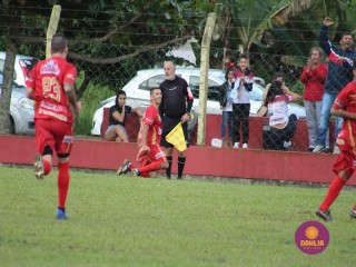 
<a style='margin-left: 5px;' class='btn btn-xs btn-social btn-facebook' href='https://www.facebook.com/sharer/sharer.php?u=https://boladovale.com.br/imgs/800-800-90/conteudo/fotos/1619/img1328.jpg' rel='popup' data-width='500' data-height='400'><i class='fa fa-facebook'></i>Compartilhar <span class='hidden-xs'>no Facebook</span>
</a> 
<a class='btn btn-default btn-xs' target='_blank' href='imgs/800-800-90/conteudo/fotos/1619/img1328.jpg'>
<span class='glyphicon glyphicon-cloud-download'></span> Salvar
</a> 
<span></span>