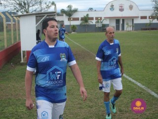 
<a style='margin-left: 5px;' class='btn btn-xs btn-social btn-facebook' href='https://www.facebook.com/sharer/sharer.php?u=https://boladovale.com.br/imgs/800-800-90/conteudo/fotos/1619/img1454.jpg' rel='popup' data-width='500' data-height='400'><i class='fa fa-facebook'></i>Compartilhar <span class='hidden-xs'>no Facebook</span>
</a> 
<a class='btn btn-default btn-xs' target='_blank' href='imgs/800-800-90/conteudo/fotos/1619/img1454.jpg'>
<span class='glyphicon glyphicon-cloud-download'></span> Salvar
</a> 
<span></span>