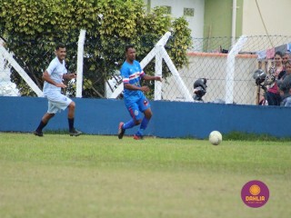 
<a style='margin-left: 5px;' class='btn btn-xs btn-social btn-facebook' href='https://www.facebook.com/sharer/sharer.php?u=https://boladovale.com.br/imgs/800-800-90/conteudo/fotos/1621/img1756.jpg' rel='popup' data-width='500' data-height='400'><i class='fa fa-facebook'></i>Compartilhar <span class='hidden-xs'>no Facebook</span>
</a> 
<a class='btn btn-default btn-xs' target='_blank' href='imgs/800-800-90/conteudo/fotos/1621/img1756.jpg'>
<span class='glyphicon glyphicon-cloud-download'></span> Salvar
</a> 
<span></span>