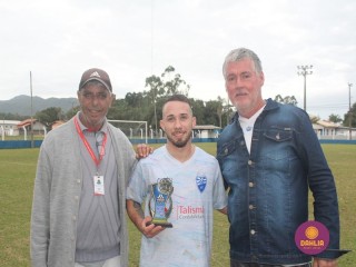 
<a style='margin-left: 5px;' class='btn btn-xs btn-social btn-facebook' href='https://www.facebook.com/sharer/sharer.php?u=https://boladovale.com.br/imgs/800-800-90/conteudo/fotos/1621/img1845.jpg' rel='popup' data-width='500' data-height='400'><i class='fa fa-facebook'></i>Compartilhar <span class='hidden-xs'>no Facebook</span>
</a> 
<a class='btn btn-default btn-xs' target='_blank' href='imgs/800-800-90/conteudo/fotos/1621/img1845.jpg'>
<span class='glyphicon glyphicon-cloud-download'></span> Salvar
</a> 
<span></span>