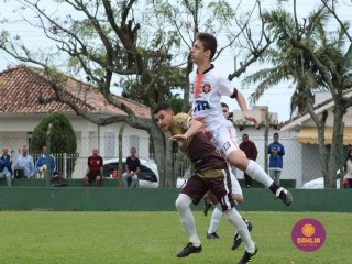 
<a style='margin-left: 5px;' class='btn btn-xs btn-social btn-facebook' href='https://www.facebook.com/sharer/sharer.php?u=https://boladovale.com.br/imgs/800-800-90/conteudo/fotos/1622/img1661.jpg' rel='popup' data-width='500' data-height='400'><i class='fa fa-facebook'></i>Compartilhar <span class='hidden-xs'>no Facebook</span>
</a> 
<a class='btn btn-default btn-xs' target='_blank' href='imgs/800-800-90/conteudo/fotos/1622/img1661.jpg'>
<span class='glyphicon glyphicon-cloud-download'></span> Salvar
</a> 
<span></span>