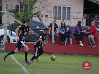 
<a style='margin-left: 5px;' class='btn btn-xs btn-social btn-facebook' href='https://www.facebook.com/sharer/sharer.php?u=https://boladovale.com.br/imgs/800-800-90/conteudo/fotos/1623/img2630.jpg' rel='popup' data-width='500' data-height='400'><i class='fa fa-facebook'></i>Compartilhar <span class='hidden-xs'>no Facebook</span>
</a> 
<a class='btn btn-default btn-xs' target='_blank' href='imgs/800-800-90/conteudo/fotos/1623/img2630.jpg'>
<span class='glyphicon glyphicon-cloud-download'></span> Salvar
</a> 
<span></span>