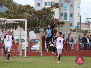 
<a style='margin-left: 5px;' class='btn btn-xs btn-social btn-facebook' href='https://www.facebook.com/sharer/sharer.php?u=https://boladovale.com.br/imgs/800-800-90/conteudo/fotos/1623/img2691.jpg' rel='popup' data-width='500' data-height='400'><i class='fa fa-facebook'></i>Compartilhar <span class='hidden-xs'>no Facebook</span>
</a> 
<a class='btn btn-default btn-xs' target='_blank' href='imgs/800-800-90/conteudo/fotos/1623/img2691.jpg'>
<span class='glyphicon glyphicon-cloud-download'></span> Salvar
</a> 
<span></span>