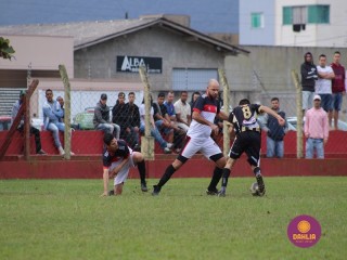 
<a style='margin-left: 5px;' class='btn btn-xs btn-social btn-facebook' href='https://www.facebook.com/sharer/sharer.php?u=https://boladovale.com.br/imgs/800-800-90/conteudo/fotos/1623/img2699.jpg' rel='popup' data-width='500' data-height='400'><i class='fa fa-facebook'></i>Compartilhar <span class='hidden-xs'>no Facebook</span>
</a> 
<a class='btn btn-default btn-xs' target='_blank' href='imgs/800-800-90/conteudo/fotos/1623/img2699.jpg'>
<span class='glyphicon glyphicon-cloud-download'></span> Salvar
</a> 
<span></span>