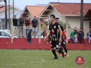 
<a style='margin-left: 5px;' class='btn btn-xs btn-social btn-facebook' href='https://www.facebook.com/sharer/sharer.php?u=https://boladovale.com.br/imgs/800-800-90/conteudo/fotos/1623/img2707.jpg' rel='popup' data-width='500' data-height='400'><i class='fa fa-facebook'></i>Compartilhar <span class='hidden-xs'>no Facebook</span>
</a> 
<a class='btn btn-default btn-xs' target='_blank' href='imgs/800-800-90/conteudo/fotos/1623/img2707.jpg'>
<span class='glyphicon glyphicon-cloud-download'></span> Salvar
</a> 
<span></span>