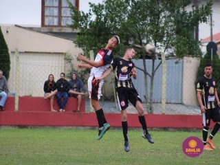 
<a style='margin-left: 5px;' class='btn btn-xs btn-social btn-facebook' href='https://www.facebook.com/sharer/sharer.php?u=https://boladovale.com.br/imgs/800-800-90/conteudo/fotos/1623/img2713.jpg' rel='popup' data-width='500' data-height='400'><i class='fa fa-facebook'></i>Compartilhar <span class='hidden-xs'>no Facebook</span>
</a> 
<a class='btn btn-default btn-xs' target='_blank' href='imgs/800-800-90/conteudo/fotos/1623/img2713.jpg'>
<span class='glyphicon glyphicon-cloud-download'></span> Salvar
</a> 
<span></span>