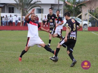 
<a style='margin-left: 5px;' class='btn btn-xs btn-social btn-facebook' href='https://www.facebook.com/sharer/sharer.php?u=https://boladovale.com.br/imgs/800-800-90/conteudo/fotos/1623/img2714.jpg' rel='popup' data-width='500' data-height='400'><i class='fa fa-facebook'></i>Compartilhar <span class='hidden-xs'>no Facebook</span>
</a> 
<a class='btn btn-default btn-xs' target='_blank' href='imgs/800-800-90/conteudo/fotos/1623/img2714.jpg'>
<span class='glyphicon glyphicon-cloud-download'></span> Salvar
</a> 
<span></span>