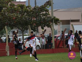 
<a style='margin-left: 5px;' class='btn btn-xs btn-social btn-facebook' href='https://www.facebook.com/sharer/sharer.php?u=https://boladovale.com.br/imgs/800-800-90/conteudo/fotos/1623/img2752.jpg' rel='popup' data-width='500' data-height='400'><i class='fa fa-facebook'></i>Compartilhar <span class='hidden-xs'>no Facebook</span>
</a> 
<a class='btn btn-default btn-xs' target='_blank' href='imgs/800-800-90/conteudo/fotos/1623/img2752.jpg'>
<span class='glyphicon glyphicon-cloud-download'></span> Salvar
</a> 
<span></span>