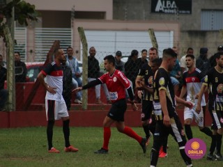 
<a style='margin-left: 5px;' class='btn btn-xs btn-social btn-facebook' href='https://www.facebook.com/sharer/sharer.php?u=https://boladovale.com.br/imgs/800-800-90/conteudo/fotos/1623/img2754.jpg' rel='popup' data-width='500' data-height='400'><i class='fa fa-facebook'></i>Compartilhar <span class='hidden-xs'>no Facebook</span>
</a> 
<a class='btn btn-default btn-xs' target='_blank' href='imgs/800-800-90/conteudo/fotos/1623/img2754.jpg'>
<span class='glyphicon glyphicon-cloud-download'></span> Salvar
</a> 
<span></span>