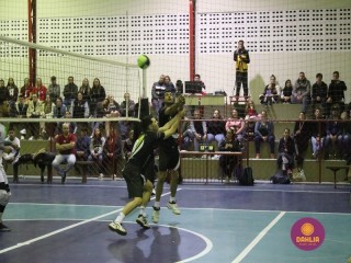 
<a style='margin-left: 5px;' class='btn btn-xs btn-social btn-facebook' href='https://www.facebook.com/sharer/sharer.php?u=https://boladovale.com.br/imgs/800-800-90/conteudo/fotos/1625/img3118.jpg' rel='popup' data-width='500' data-height='400'><i class='fa fa-facebook'></i>Compartilhar <span class='hidden-xs'>no Facebook</span>
</a> 
<a class='btn btn-default btn-xs' target='_blank' href='imgs/800-800-90/conteudo/fotos/1625/img3118.jpg'>
<span class='glyphicon glyphicon-cloud-download'></span> Salvar
</a> 
<span></span>