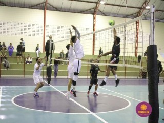 
<a style='margin-left: 5px;' class='btn btn-xs btn-social btn-facebook' href='https://www.facebook.com/sharer/sharer.php?u=https://boladovale.com.br/imgs/800-800-90/conteudo/fotos/1625/img3161.jpg' rel='popup' data-width='500' data-height='400'><i class='fa fa-facebook'></i>Compartilhar <span class='hidden-xs'>no Facebook</span>
</a> 
<a class='btn btn-default btn-xs' target='_blank' href='imgs/800-800-90/conteudo/fotos/1625/img3161.jpg'>
<span class='glyphicon glyphicon-cloud-download'></span> Salvar
</a> 
<span></span>
