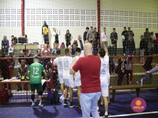 
<a style='margin-left: 5px;' class='btn btn-xs btn-social btn-facebook' href='https://www.facebook.com/sharer/sharer.php?u=https://boladovale.com.br/imgs/800-800-90/conteudo/fotos/1625/img3229.jpg' rel='popup' data-width='500' data-height='400'><i class='fa fa-facebook'></i>Compartilhar <span class='hidden-xs'>no Facebook</span>
</a> 
<a class='btn btn-default btn-xs' target='_blank' href='imgs/800-800-90/conteudo/fotos/1625/img3229.jpg'>
<span class='glyphicon glyphicon-cloud-download'></span> Salvar
</a> 
<span></span>