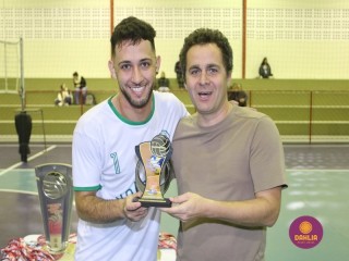 
<a style='margin-left: 5px;' class='btn btn-xs btn-social btn-facebook' href='https://www.facebook.com/sharer/sharer.php?u=https://boladovale.com.br/imgs/800-800-90/conteudo/fotos/1625/img3239.jpg' rel='popup' data-width='500' data-height='400'><i class='fa fa-facebook'></i>Compartilhar <span class='hidden-xs'>no Facebook</span>
</a> 
<a class='btn btn-default btn-xs' target='_blank' href='imgs/800-800-90/conteudo/fotos/1625/img3239.jpg'>
<span class='glyphicon glyphicon-cloud-download'></span> Salvar
</a> 
<span></span>