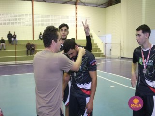 
<a style='margin-left: 5px;' class='btn btn-xs btn-social btn-facebook' href='https://www.facebook.com/sharer/sharer.php?u=https://boladovale.com.br/imgs/800-800-90/conteudo/fotos/1625/img3248.jpg' rel='popup' data-width='500' data-height='400'><i class='fa fa-facebook'></i>Compartilhar <span class='hidden-xs'>no Facebook</span>
</a> 
<a class='btn btn-default btn-xs' target='_blank' href='imgs/800-800-90/conteudo/fotos/1625/img3248.jpg'>
<span class='glyphicon glyphicon-cloud-download'></span> Salvar
</a> 
<span></span>