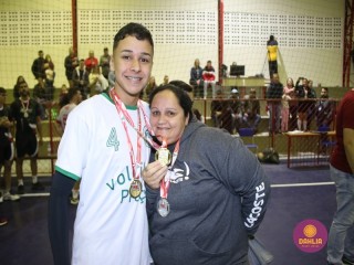 
<a style='margin-left: 5px;' class='btn btn-xs btn-social btn-facebook' href='https://www.facebook.com/sharer/sharer.php?u=https://boladovale.com.br/imgs/800-800-90/conteudo/fotos/1625/img3273.jpg' rel='popup' data-width='500' data-height='400'><i class='fa fa-facebook'></i>Compartilhar <span class='hidden-xs'>no Facebook</span>
</a> 
<a class='btn btn-default btn-xs' target='_blank' href='imgs/800-800-90/conteudo/fotos/1625/img3273.jpg'>
<span class='glyphicon glyphicon-cloud-download'></span> Salvar
</a> 
<span></span>