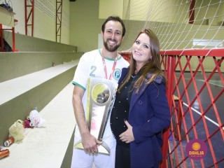 
<a style='margin-left: 5px;' class='btn btn-xs btn-social btn-facebook' href='https://www.facebook.com/sharer/sharer.php?u=https://boladovale.com.br/imgs/800-800-90/conteudo/fotos/1625/img3319.jpg' rel='popup' data-width='500' data-height='400'><i class='fa fa-facebook'></i>Compartilhar <span class='hidden-xs'>no Facebook</span>
</a> 
<a class='btn btn-default btn-xs' target='_blank' href='imgs/800-800-90/conteudo/fotos/1625/img3319.jpg'>
<span class='glyphicon glyphicon-cloud-download'></span> Salvar
</a> 
<span></span>
