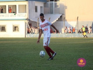 
<a style='margin-left: 5px;' class='btn btn-xs btn-social btn-facebook' href='https://www.facebook.com/sharer/sharer.php?u=https://boladovale.com.br/imgs/800-800-90/conteudo/fotos/1626/img2180.jpg' rel='popup' data-width='500' data-height='400'><i class='fa fa-facebook'></i>Compartilhar <span class='hidden-xs'>no Facebook</span>
</a> 
<a class='btn btn-default btn-xs' target='_blank' href='imgs/800-800-90/conteudo/fotos/1626/img2180.jpg'>
<span class='glyphicon glyphicon-cloud-download'></span> Salvar
</a> 
<span></span>