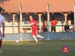 
<a style='margin-left: 5px;' class='btn btn-xs btn-social btn-facebook' href='https://www.facebook.com/sharer/sharer.php?u=https://boladovale.com.br/imgs/800-800-90/conteudo/fotos/1626/img2184.jpg' rel='popup' data-width='500' data-height='400'><i class='fa fa-facebook'></i>Compartilhar <span class='hidden-xs'>no Facebook</span>
</a> 
<a class='btn btn-default btn-xs' target='_blank' href='imgs/800-800-90/conteudo/fotos/1626/img2184.jpg'>
<span class='glyphicon glyphicon-cloud-download'></span> Salvar
</a> 
<span></span>