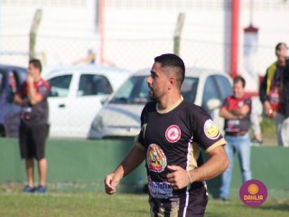 
<a style='margin-left: 5px;' class='btn btn-xs btn-social btn-facebook' href='https://www.facebook.com/sharer/sharer.php?u=https://boladovale.com.br/imgs/800-800-90/conteudo/fotos/1628/img3391.jpg' rel='popup' data-width='500' data-height='400'><i class='fa fa-facebook'></i>Compartilhar <span class='hidden-xs'>no Facebook</span>
</a> 
<a class='btn btn-default btn-xs' target='_blank' href='imgs/800-800-90/conteudo/fotos/1628/img3391.jpg'>
<span class='glyphicon glyphicon-cloud-download'></span> Salvar
</a> 
<span></span>