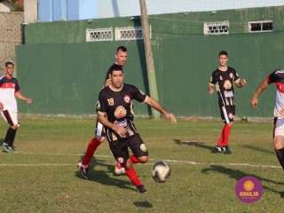 
<a style='margin-left: 5px;' class='btn btn-xs btn-social btn-facebook' href='https://www.facebook.com/sharer/sharer.php?u=https://boladovale.com.br/imgs/800-800-90/conteudo/fotos/1628/img3461.jpg' rel='popup' data-width='500' data-height='400'><i class='fa fa-facebook'></i>Compartilhar <span class='hidden-xs'>no Facebook</span>
</a> 
<a class='btn btn-default btn-xs' target='_blank' href='imgs/800-800-90/conteudo/fotos/1628/img3461.jpg'>
<span class='glyphicon glyphicon-cloud-download'></span> Salvar
</a> 
<span></span>
