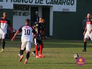 
<a style='margin-left: 5px;' class='btn btn-xs btn-social btn-facebook' href='https://www.facebook.com/sharer/sharer.php?u=https://boladovale.com.br/imgs/800-800-90/conteudo/fotos/1628/img3476.jpg' rel='popup' data-width='500' data-height='400'><i class='fa fa-facebook'></i>Compartilhar <span class='hidden-xs'>no Facebook</span>
</a> 
<a class='btn btn-default btn-xs' target='_blank' href='imgs/800-800-90/conteudo/fotos/1628/img3476.jpg'>
<span class='glyphicon glyphicon-cloud-download'></span> Salvar
</a> 
<span></span>