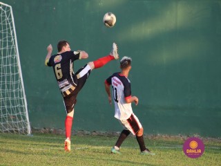
<a style='margin-left: 5px;' class='btn btn-xs btn-social btn-facebook' href='https://www.facebook.com/sharer/sharer.php?u=https://boladovale.com.br/imgs/800-800-90/conteudo/fotos/1628/img3502.jpg' rel='popup' data-width='500' data-height='400'><i class='fa fa-facebook'></i>Compartilhar <span class='hidden-xs'>no Facebook</span>
</a> 
<a class='btn btn-default btn-xs' target='_blank' href='imgs/800-800-90/conteudo/fotos/1628/img3502.jpg'>
<span class='glyphicon glyphicon-cloud-download'></span> Salvar
</a> 
<span></span>