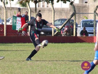 
<a style='margin-left: 5px;' class='btn btn-xs btn-social btn-facebook' href='https://www.facebook.com/sharer/sharer.php?u=https://boladovale.com.br/imgs/800-800-90/conteudo/fotos/1629/img4032.jpg' rel='popup' data-width='500' data-height='400'><i class='fa fa-facebook'></i>Compartilhar <span class='hidden-xs'>no Facebook</span>
</a> 
<a class='btn btn-default btn-xs' target='_blank' href='imgs/800-800-90/conteudo/fotos/1629/img4032.jpg'>
<span class='glyphicon glyphicon-cloud-download'></span> Salvar
</a> 
<span></span>