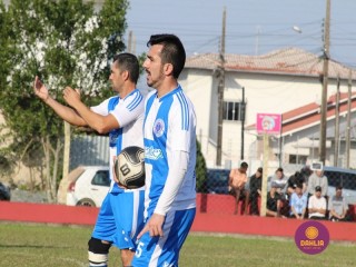 
<a style='margin-left: 5px;' class='btn btn-xs btn-social btn-facebook' href='https://www.facebook.com/sharer/sharer.php?u=https://boladovale.com.br/imgs/800-800-90/conteudo/fotos/1629/img4038.jpg' rel='popup' data-width='500' data-height='400'><i class='fa fa-facebook'></i>Compartilhar <span class='hidden-xs'>no Facebook</span>
</a> 
<a class='btn btn-default btn-xs' target='_blank' href='imgs/800-800-90/conteudo/fotos/1629/img4038.jpg'>
<span class='glyphicon glyphicon-cloud-download'></span> Salvar
</a> 
<span></span>