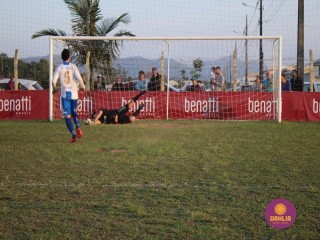
<a style='margin-left: 5px;' class='btn btn-xs btn-social btn-facebook' href='https://www.facebook.com/sharer/sharer.php?u=https://boladovale.com.br/imgs/800-800-90/conteudo/fotos/1629/img4139.jpg' rel='popup' data-width='500' data-height='400'><i class='fa fa-facebook'></i>Compartilhar <span class='hidden-xs'>no Facebook</span>
</a> 
<a class='btn btn-default btn-xs' target='_blank' href='imgs/800-800-90/conteudo/fotos/1629/img4139.jpg'>
<span class='glyphicon glyphicon-cloud-download'></span> Salvar
</a> 
<span></span>
