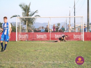 
<a style='margin-left: 5px;' class='btn btn-xs btn-social btn-facebook' href='https://www.facebook.com/sharer/sharer.php?u=https://boladovale.com.br/imgs/800-800-90/conteudo/fotos/1629/img4158.jpg' rel='popup' data-width='500' data-height='400'><i class='fa fa-facebook'></i>Compartilhar <span class='hidden-xs'>no Facebook</span>
</a> 
<a class='btn btn-default btn-xs' target='_blank' href='imgs/800-800-90/conteudo/fotos/1629/img4158.jpg'>
<span class='glyphicon glyphicon-cloud-download'></span> Salvar
</a> 
<span></span>