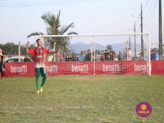 
<a style='margin-left: 5px;' class='btn btn-xs btn-social btn-facebook' href='https://www.facebook.com/sharer/sharer.php?u=https://boladovale.com.br/imgs/800-800-90/conteudo/fotos/1629/img4184.jpg' rel='popup' data-width='500' data-height='400'><i class='fa fa-facebook'></i>Compartilhar <span class='hidden-xs'>no Facebook</span>
</a> 
<a class='btn btn-default btn-xs' target='_blank' href='imgs/800-800-90/conteudo/fotos/1629/img4184.jpg'>
<span class='glyphicon glyphicon-cloud-download'></span> Salvar
</a> 
<span></span>