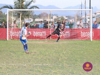 
<a style='margin-left: 5px;' class='btn btn-xs btn-social btn-facebook' href='https://www.facebook.com/sharer/sharer.php?u=https://boladovale.com.br/imgs/800-800-90/conteudo/fotos/1629/img4195.jpg' rel='popup' data-width='500' data-height='400'><i class='fa fa-facebook'></i>Compartilhar <span class='hidden-xs'>no Facebook</span>
</a> 
<a class='btn btn-default btn-xs' target='_blank' href='imgs/800-800-90/conteudo/fotos/1629/img4195.jpg'>
<span class='glyphicon glyphicon-cloud-download'></span> Salvar
</a> 
<span></span>