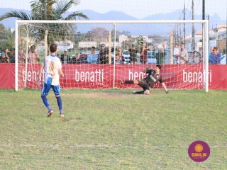 
<a style='margin-left: 5px;' class='btn btn-xs btn-social btn-facebook' href='https://www.facebook.com/sharer/sharer.php?u=https://boladovale.com.br/imgs/800-800-90/conteudo/fotos/1629/img4196.jpg' rel='popup' data-width='500' data-height='400'><i class='fa fa-facebook'></i>Compartilhar <span class='hidden-xs'>no Facebook</span>
</a> 
<a class='btn btn-default btn-xs' target='_blank' href='imgs/800-800-90/conteudo/fotos/1629/img4196.jpg'>
<span class='glyphicon glyphicon-cloud-download'></span> Salvar
</a> 
<span></span>
