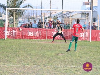 
<a style='margin-left: 5px;' class='btn btn-xs btn-social btn-facebook' href='https://www.facebook.com/sharer/sharer.php?u=https://boladovale.com.br/imgs/800-800-90/conteudo/fotos/1629/img4208.jpg' rel='popup' data-width='500' data-height='400'><i class='fa fa-facebook'></i>Compartilhar <span class='hidden-xs'>no Facebook</span>
</a> 
<a class='btn btn-default btn-xs' target='_blank' href='imgs/800-800-90/conteudo/fotos/1629/img4208.jpg'>
<span class='glyphicon glyphicon-cloud-download'></span> Salvar
</a> 
<span></span>