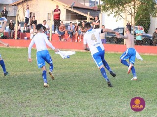 
<a style='margin-left: 5px;' class='btn btn-xs btn-social btn-facebook' href='https://www.facebook.com/sharer/sharer.php?u=https://boladovale.com.br/imgs/800-800-90/conteudo/fotos/1629/img4231.jpg' rel='popup' data-width='500' data-height='400'><i class='fa fa-facebook'></i>Compartilhar <span class='hidden-xs'>no Facebook</span>
</a> 
<a class='btn btn-default btn-xs' target='_blank' href='imgs/800-800-90/conteudo/fotos/1629/img4231.jpg'>
<span class='glyphicon glyphicon-cloud-download'></span> Salvar
</a> 
<span></span>
