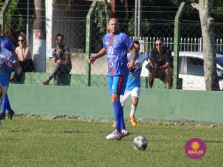 
<a style='margin-left: 5px;' class='btn btn-xs btn-social btn-facebook' href='https://www.facebook.com/sharer/sharer.php?u=https://boladovale.com.br/imgs/800-800-90/conteudo/fotos/1630/img3979.jpg' rel='popup' data-width='500' data-height='400'><i class='fa fa-facebook'></i>Compartilhar <span class='hidden-xs'>no Facebook</span>
</a> 
<a class='btn btn-default btn-xs' target='_blank' href='imgs/800-800-90/conteudo/fotos/1630/img3979.jpg'>
<span class='glyphicon glyphicon-cloud-download'></span> Salvar
</a> 
<span></span>