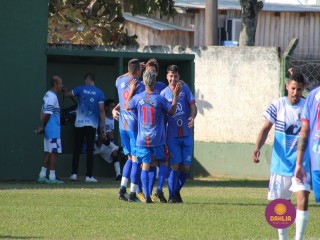 
<a style='margin-left: 5px;' class='btn btn-xs btn-social btn-facebook' href='https://www.facebook.com/sharer/sharer.php?u=https://boladovale.com.br/imgs/800-800-90/conteudo/fotos/1630/img3995.jpg' rel='popup' data-width='500' data-height='400'><i class='fa fa-facebook'></i>Compartilhar <span class='hidden-xs'>no Facebook</span>
</a> 
<a class='btn btn-default btn-xs' target='_blank' href='imgs/800-800-90/conteudo/fotos/1630/img3995.jpg'>
<span class='glyphicon glyphicon-cloud-download'></span> Salvar
</a> 
<span></span>