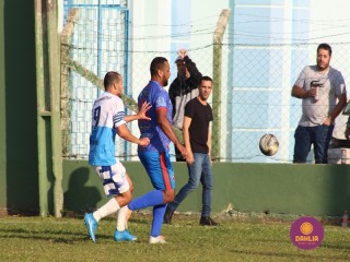 
<a style='margin-left: 5px;' class='btn btn-xs btn-social btn-facebook' href='https://www.facebook.com/sharer/sharer.php?u=https://boladovale.com.br/imgs/800-800-90/conteudo/fotos/1630/img4064.jpg' rel='popup' data-width='500' data-height='400'><i class='fa fa-facebook'></i>Compartilhar <span class='hidden-xs'>no Facebook</span>
</a> 
<a class='btn btn-default btn-xs' target='_blank' href='imgs/800-800-90/conteudo/fotos/1630/img4064.jpg'>
<span class='glyphicon glyphicon-cloud-download'></span> Salvar
</a> 
<span></span>