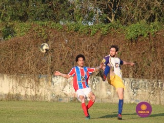 
<a style='margin-left: 5px;' class='btn btn-xs btn-social btn-facebook' href='https://www.facebook.com/sharer/sharer.php?u=https://boladovale.com.br/imgs/800-800-90/conteudo/fotos/1631/img4187.jpg' rel='popup' data-width='500' data-height='400'><i class='fa fa-facebook'></i>Compartilhar <span class='hidden-xs'>no Facebook</span>
</a> 
<a class='btn btn-default btn-xs' target='_blank' href='imgs/800-800-90/conteudo/fotos/1631/img4187.jpg'>
<span class='glyphicon glyphicon-cloud-download'></span> Salvar
</a> 
<span></span>