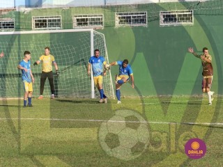 
<a style='margin-left: 5px;' class='btn btn-xs btn-social btn-facebook' href='https://www.facebook.com/sharer/sharer.php?u=https://boladovale.com.br/imgs/800-800-90/conteudo/fotos/1633/img4300.jpg' rel='popup' data-width='500' data-height='400'><i class='fa fa-facebook'></i>Compartilhar <span class='hidden-xs'>no Facebook</span>
</a> 
<a class='btn btn-default btn-xs' target='_blank' href='imgs/800-800-90/conteudo/fotos/1633/img4300.jpg'>
<span class='glyphicon glyphicon-cloud-download'></span> Salvar
</a> 
<span></span>