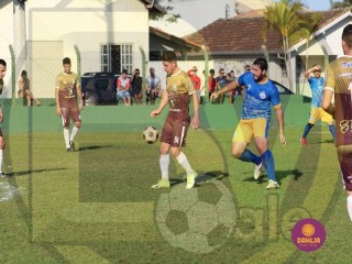 
<a style='margin-left: 5px;' class='btn btn-xs btn-social btn-facebook' href='https://www.facebook.com/sharer/sharer.php?u=https://boladovale.com.br/imgs/800-800-90/conteudo/fotos/1633/img4315.jpg' rel='popup' data-width='500' data-height='400'><i class='fa fa-facebook'></i>Compartilhar <span class='hidden-xs'>no Facebook</span>
</a> 
<a class='btn btn-default btn-xs' target='_blank' href='imgs/800-800-90/conteudo/fotos/1633/img4315.jpg'>
<span class='glyphicon glyphicon-cloud-download'></span> Salvar
</a> 
<span></span>