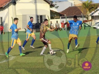 
<a style='margin-left: 5px;' class='btn btn-xs btn-social btn-facebook' href='https://www.facebook.com/sharer/sharer.php?u=https://boladovale.com.br/imgs/800-800-90/conteudo/fotos/1633/img4329.jpg' rel='popup' data-width='500' data-height='400'><i class='fa fa-facebook'></i>Compartilhar <span class='hidden-xs'>no Facebook</span>
</a> 
<a class='btn btn-default btn-xs' target='_blank' href='imgs/800-800-90/conteudo/fotos/1633/img4329.jpg'>
<span class='glyphicon glyphicon-cloud-download'></span> Salvar
</a> 
<span></span>