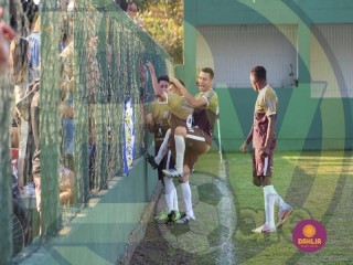 
<a style='margin-left: 5px;' class='btn btn-xs btn-social btn-facebook' href='https://www.facebook.com/sharer/sharer.php?u=https://boladovale.com.br/imgs/800-800-90/conteudo/fotos/1633/img4358.jpg' rel='popup' data-width='500' data-height='400'><i class='fa fa-facebook'></i>Compartilhar <span class='hidden-xs'>no Facebook</span>
</a> 
<a class='btn btn-default btn-xs' target='_blank' href='imgs/800-800-90/conteudo/fotos/1633/img4358.jpg'>
<span class='glyphicon glyphicon-cloud-download'></span> Salvar
</a> 
<span></span>